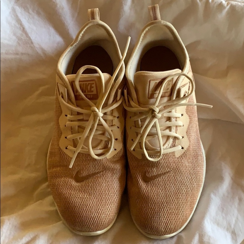 Nike tennis shoes